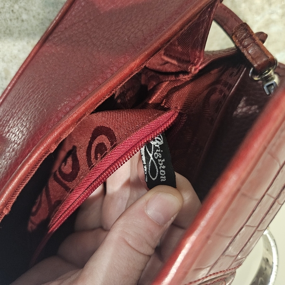 Brighton Red Leather Croc Embossed Crossbody Purse Handbag Snap Closure - Picture 8 of 16